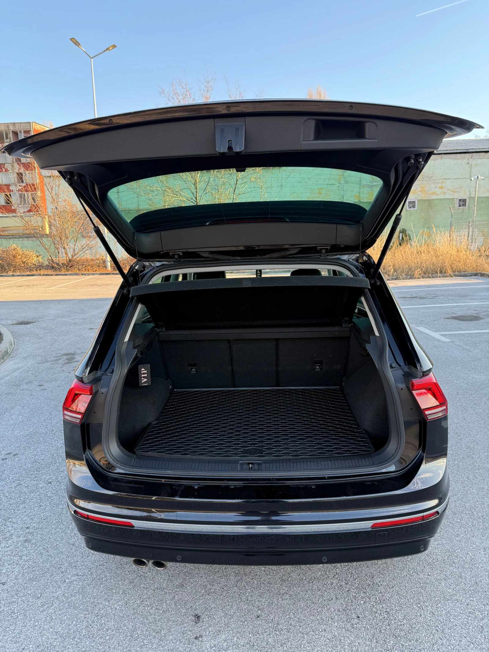 VW Tiguan 2.0D 4x4 R-Line Dig.Cockpit | Mobile.bg   14