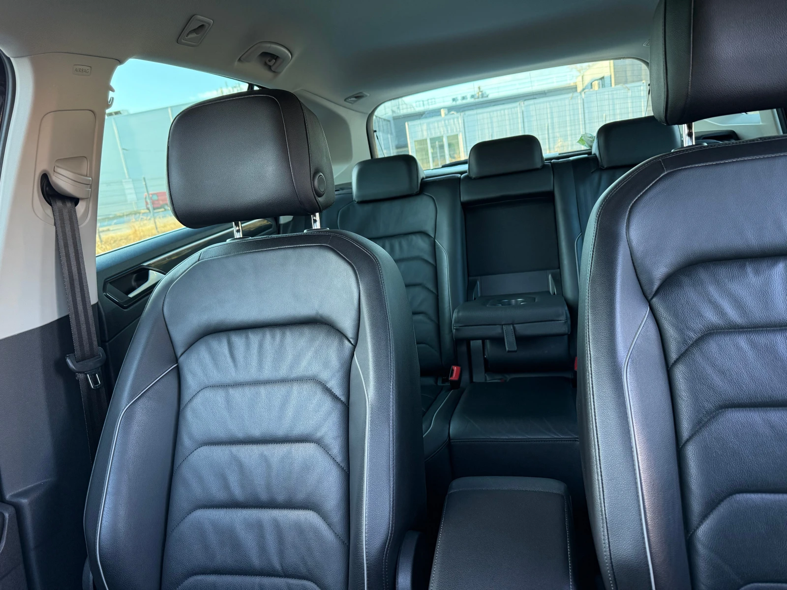 VW Tiguan 2.0D 4x4 R-Line Dig.Cockpit | Mobile.bg   10