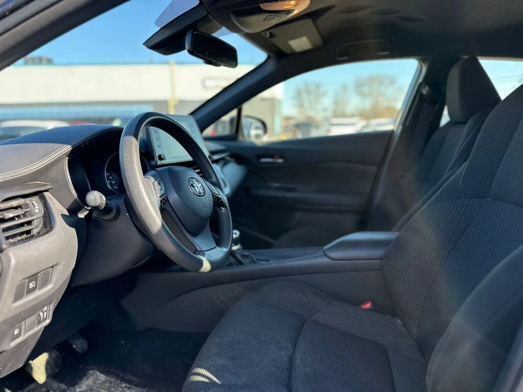 Toyota C-HR XLE, снимка 8 - Автомобили и джипове - 54492901