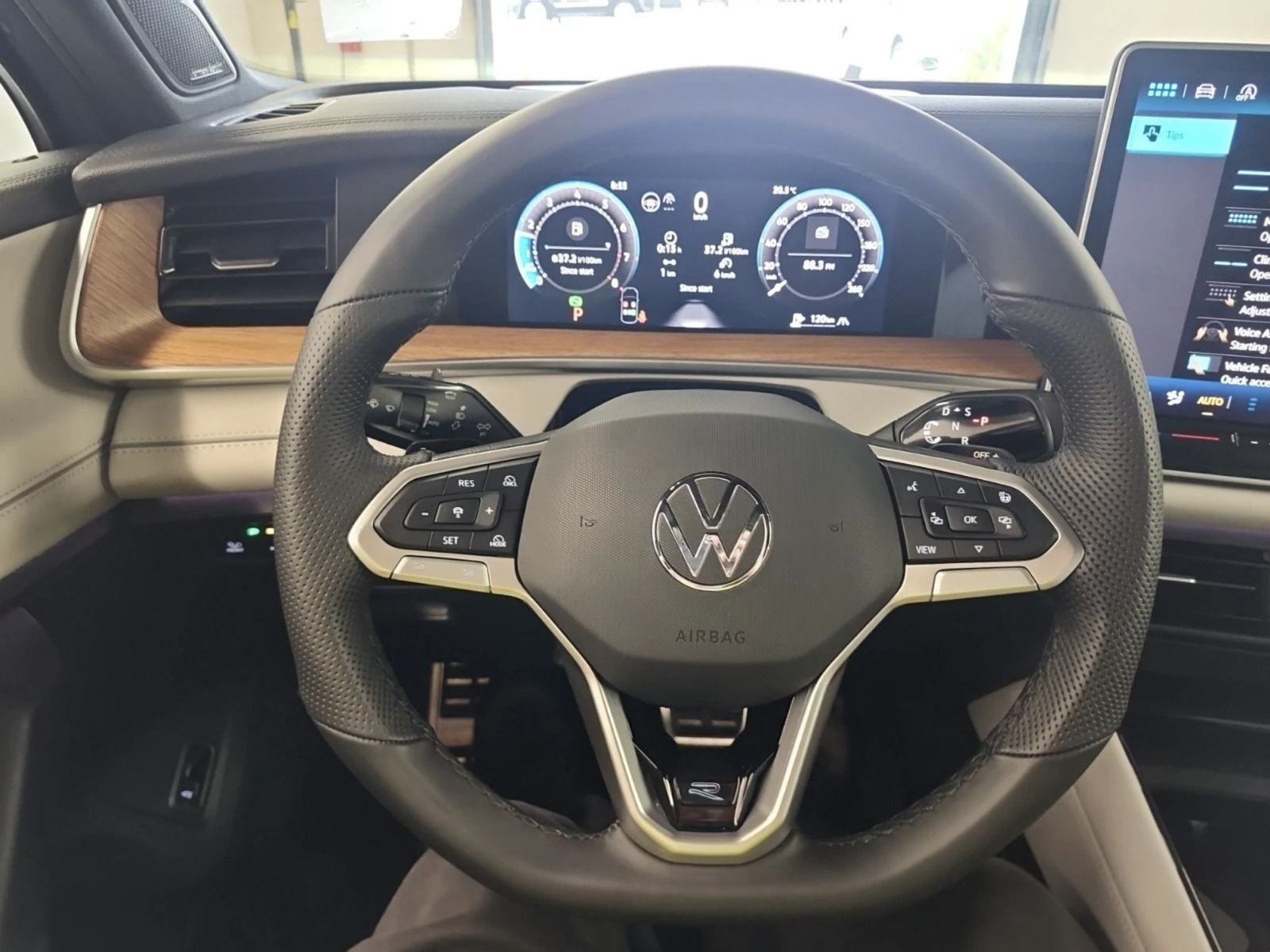 VW Tiguan 2026 Volkswagen TIGUAN HIGHLINE TURBO R-LINE, снимка 8 - Автомобили и джипове - 55142947