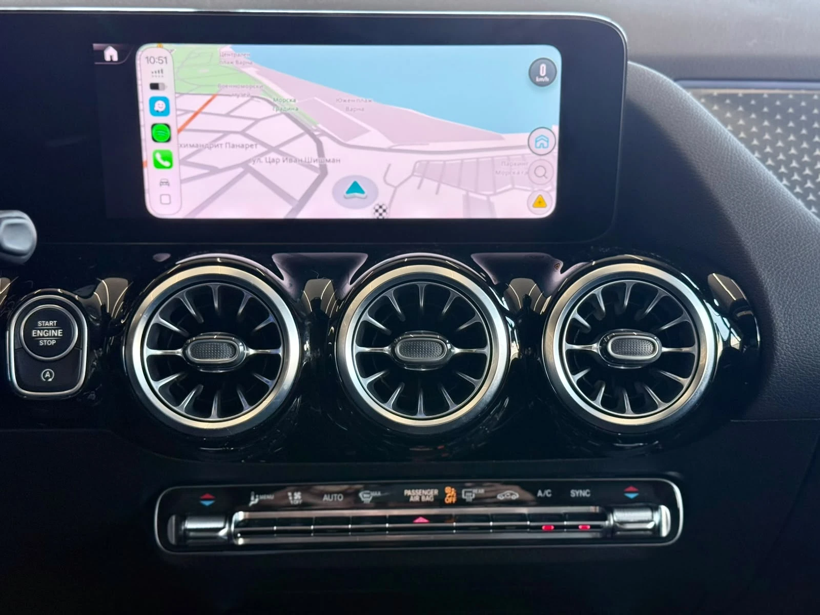 Mercedes-Benz GLA 45 AMG 35 AMG* Full* Подгрев* Burmester* ЛИЗИНГ , снимка 12 - Автомобили и джипове - 55441104