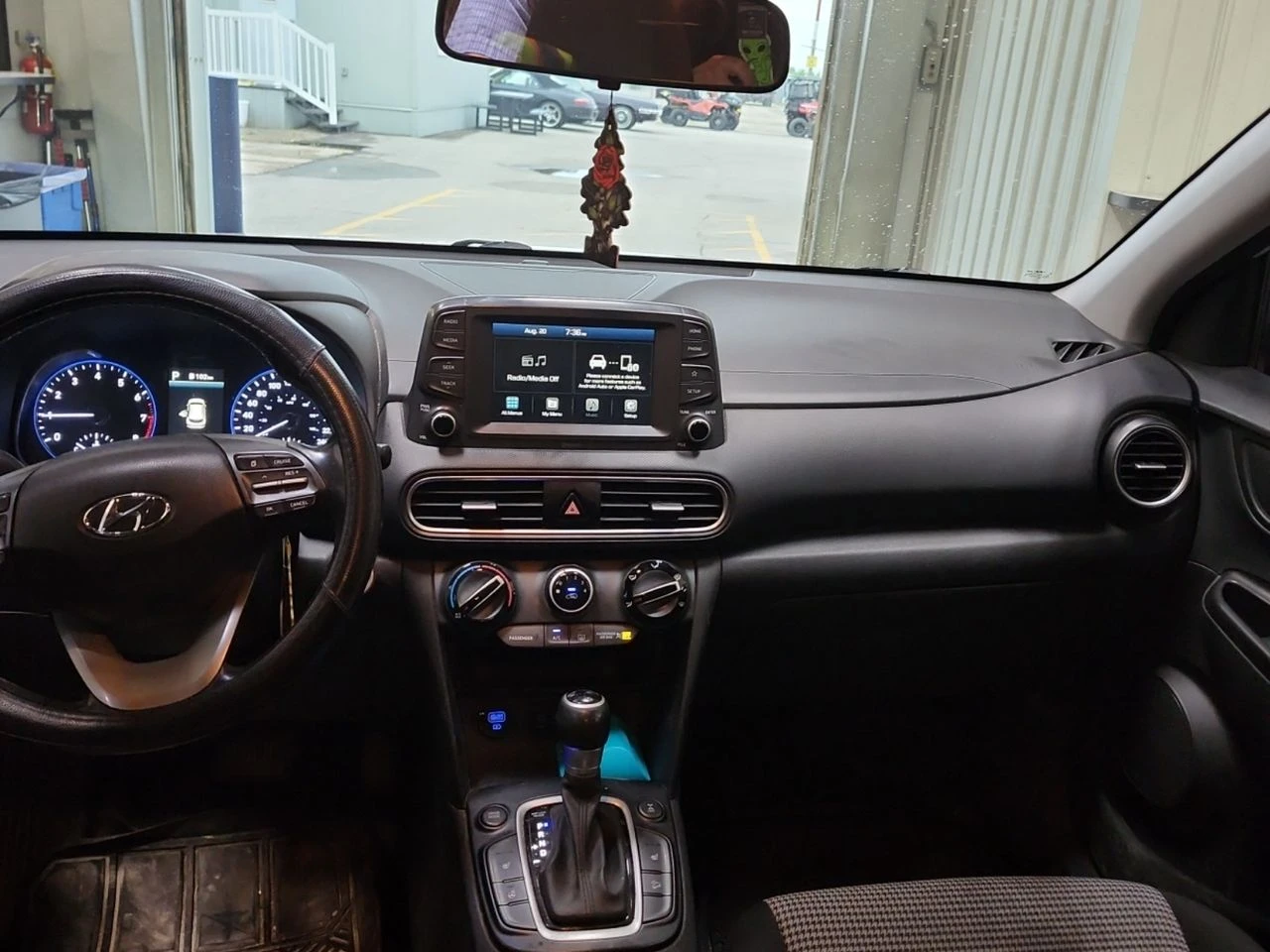 Hyundai Kona Preferred, снимка 8 - Автомобили и джипове - 55804477