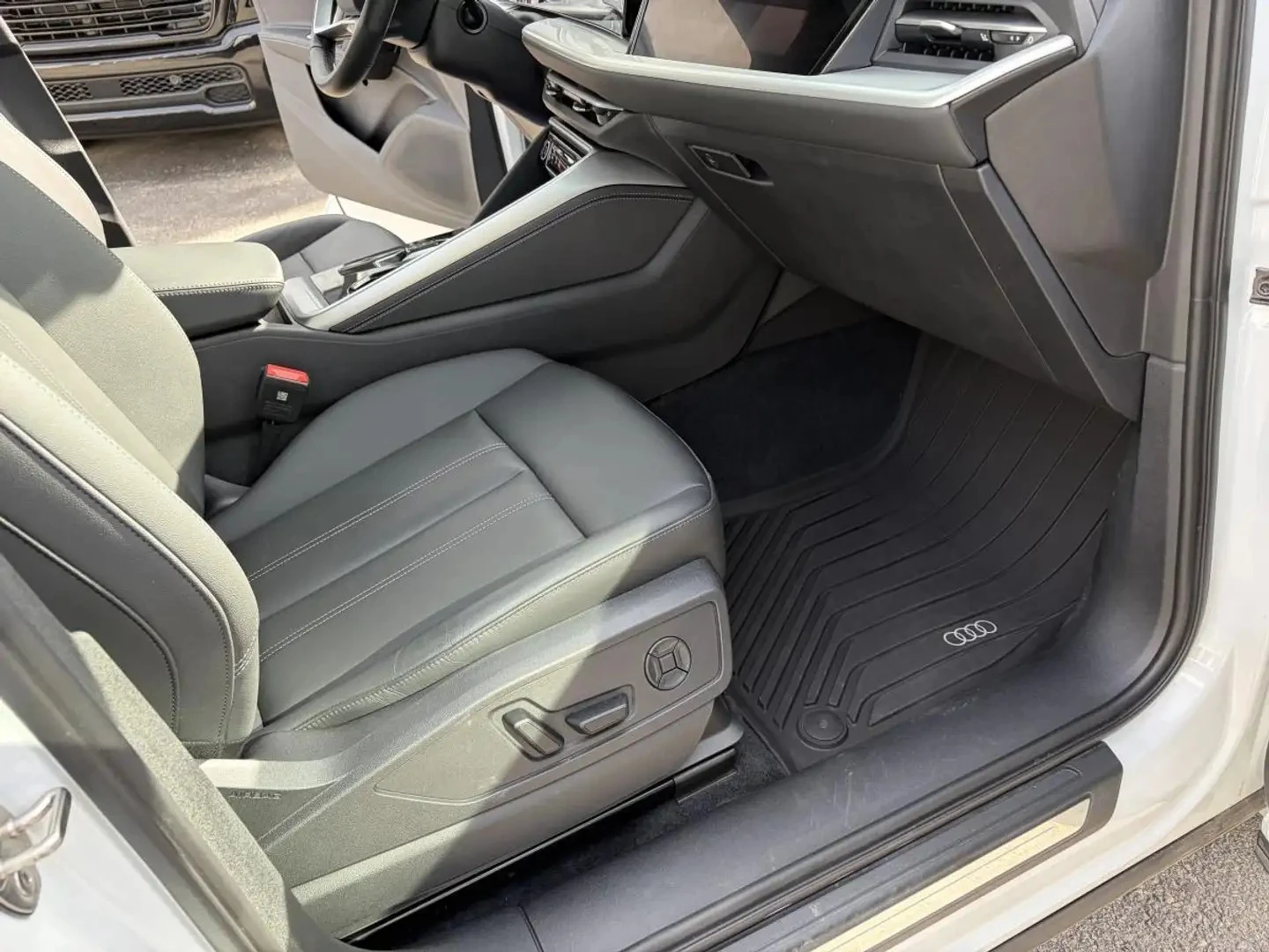 Audi Q5 TECHNIK 2.0 TFSI QUATTRO| ПАНО| B&O| 360, снимка 14 - Автомобили и джипове - 56072055