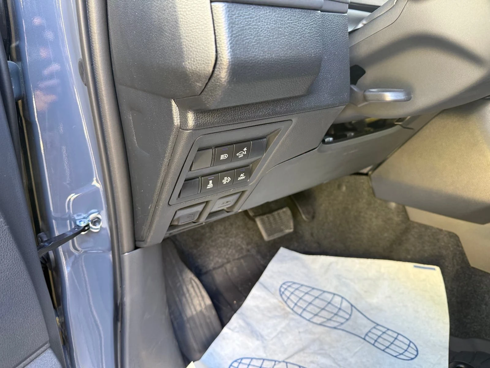 Toyota Hilux 2.8 D-4D / DOUBLE CAB / ACTIVE / 4X4 / CAMERA / , снимка 11 - Автомобили и джипове - 56705704