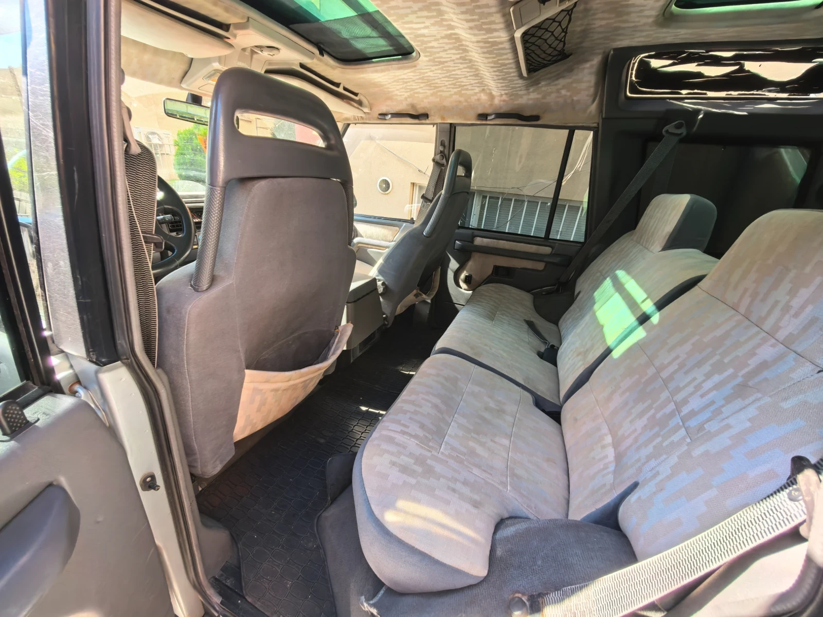 Land Rover Discovery, снимка 12 - Автомобили и джипове - 56740743