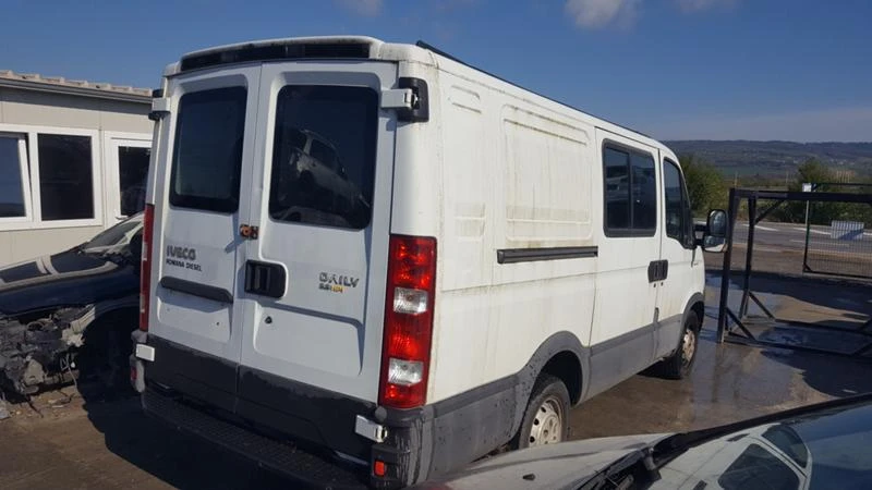 Iveco Daily 2.3HPI, снимка 7 - Бусове и автобуси - 36555600