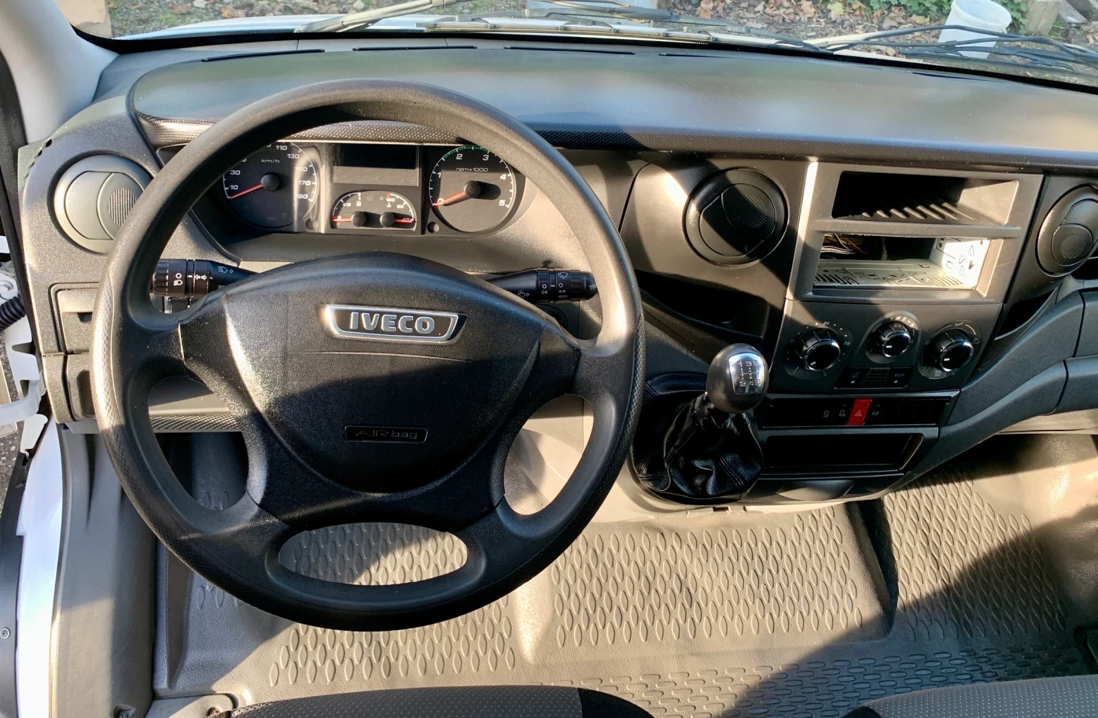 Iveco Daily 197км* MAXI XXL 4.70* КЛИМА* БАГАЖНИК* СЕРВИЗНА КН, снимка 12 - Бусове и автобуси - 53770482