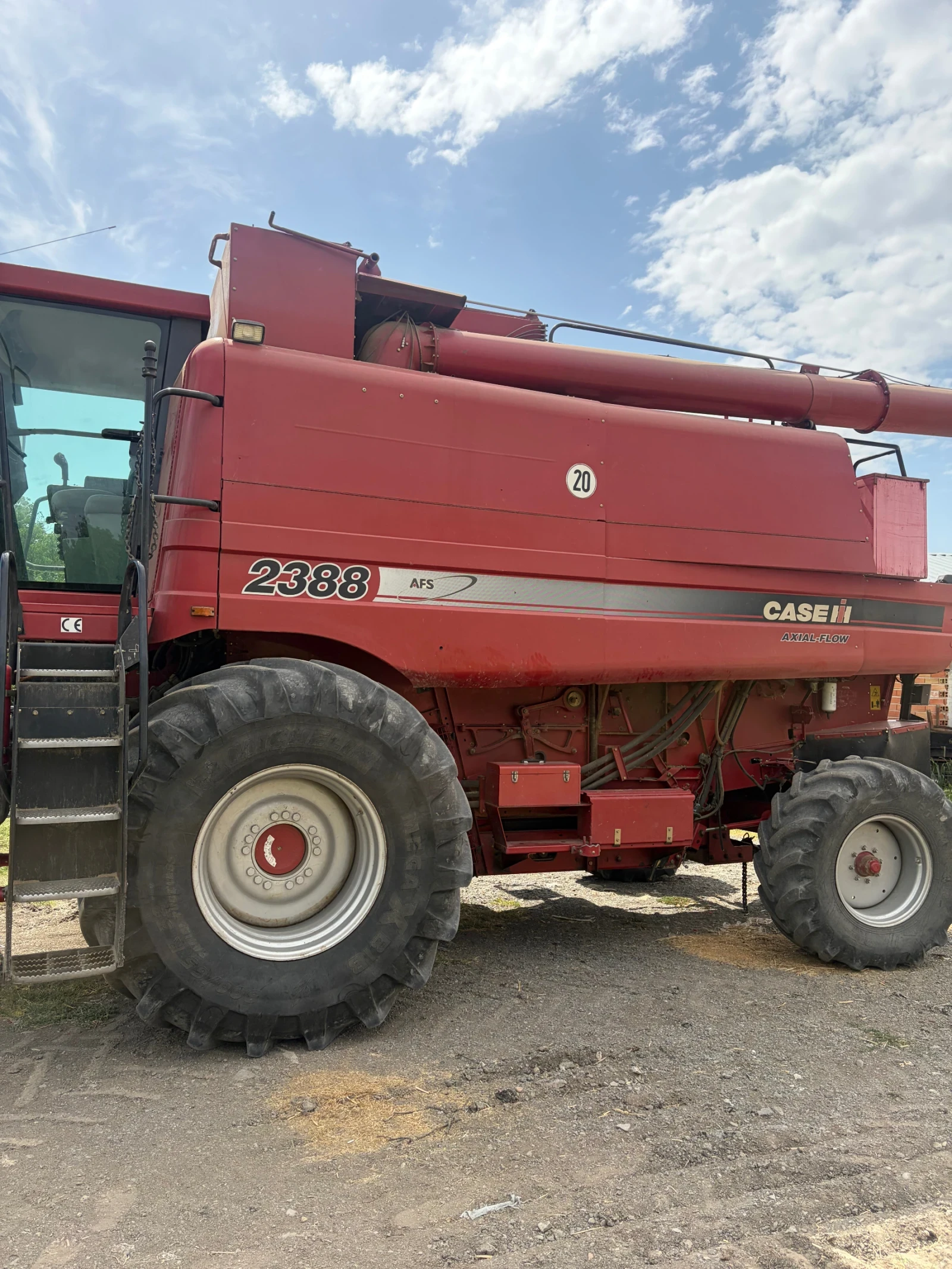 Комбайн CASE IH 2388, снимка 3 - Селскостопанска техника - 55874748