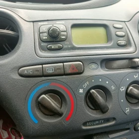 Toyota Yaris 1.0 68к.с LPG, снимка 3