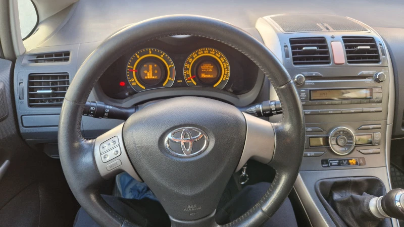 Toyota Auris 2.0 D4D, снимка 8 - Автомобили и джипове - 46920966