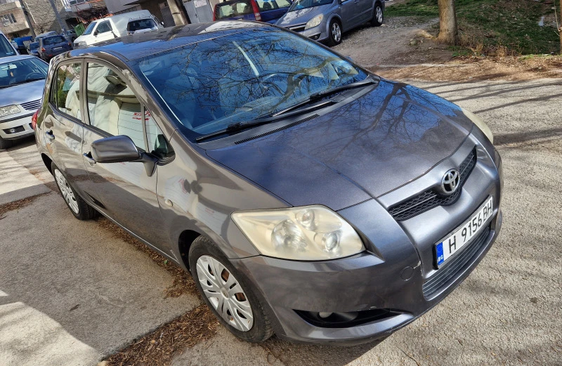 Toyota Auris 2.0 D4D, снимка 2 - Автомобили и джипове - 46920966