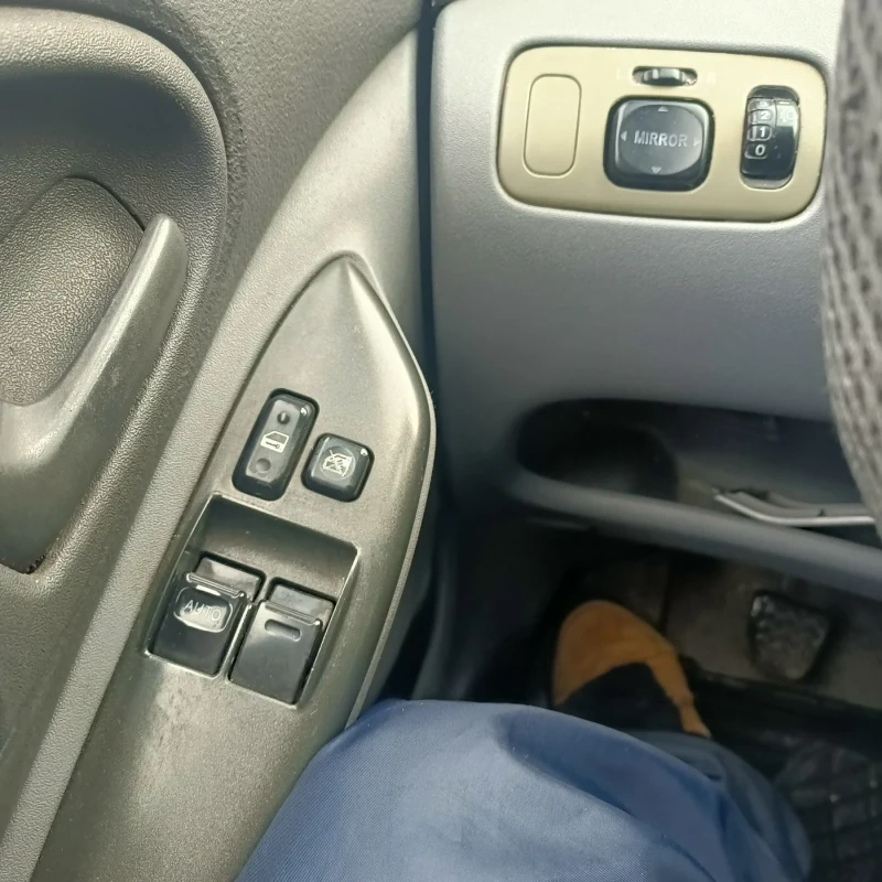 Toyota Yaris 1.0 68к.с LPG, снимка 7 - Автомобили и джипове - 49162807