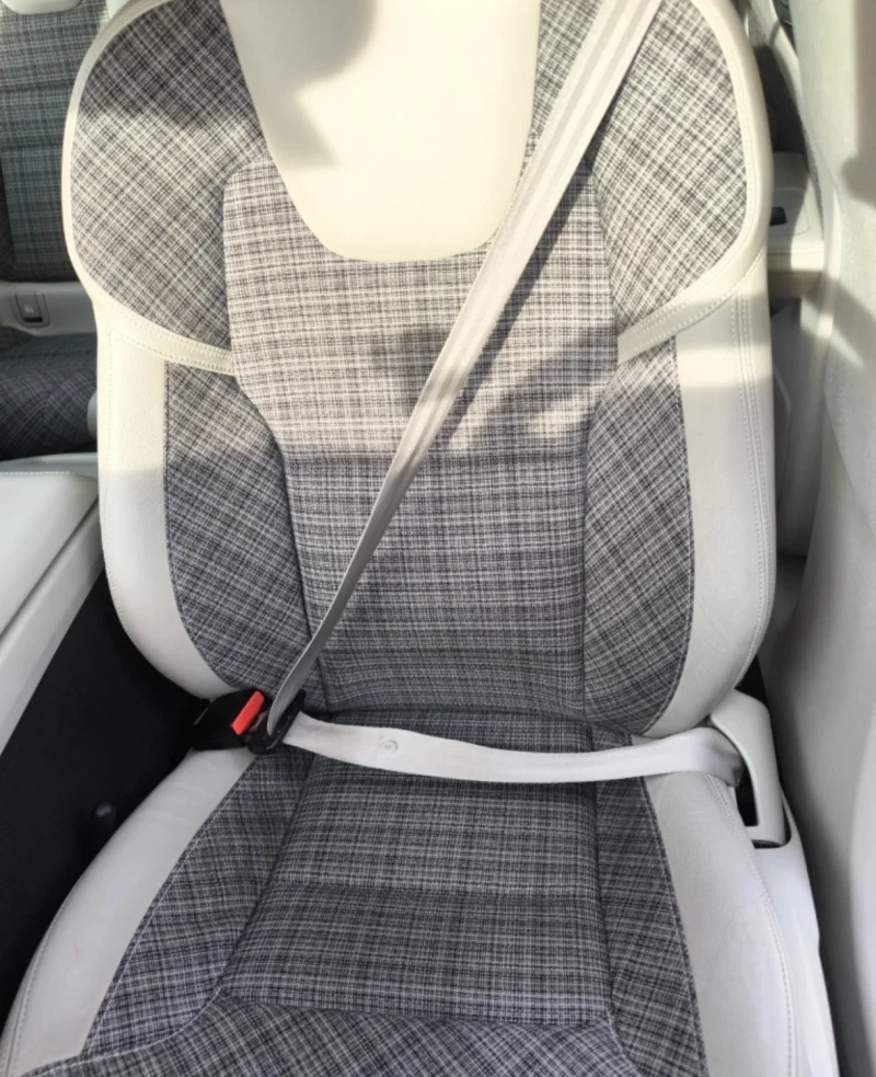 Volvo V60 D4, снимка 6 - Автомобили и джипове - 52257210