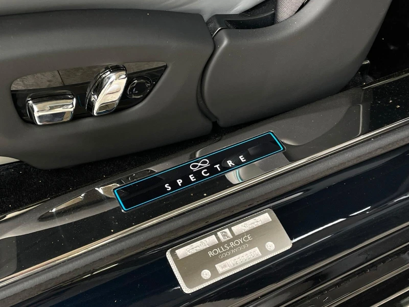 Rolls-Royce Spectre BLACK BADGE/STARLIGHT/SHOOTING STAR/BESPOKE/, снимка 11 - Автомобили и джипове - 52799278