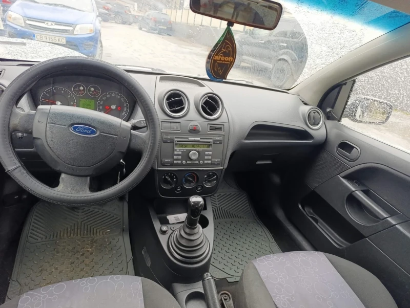 Ford Fiesta 1.4, снимка 5 - Автомобили и джипове - 53176219