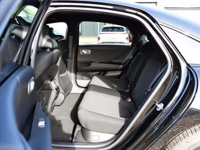 Hyundai Ioniq 6 RWD 53kWh Techniq DIST Matrix HUD Winter Pack+ K-L, снимка 13 - Автомобили и джипове - 54691270