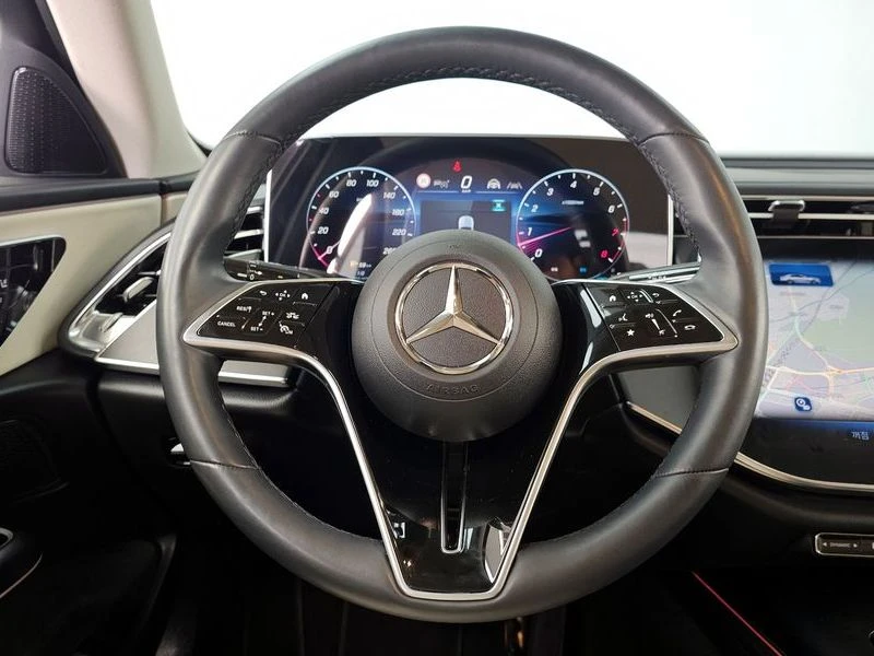 Mercedes-Benz E 200 2.0 Automatic, снимка 13 - Автомобили и джипове - 55886050
