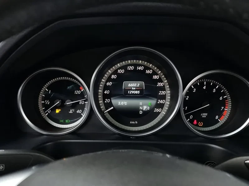 Mercedes-Benz E 300 Elegance - САМО 30% АВАНС, снимка 8 - Автомобили и джипове - 56002488