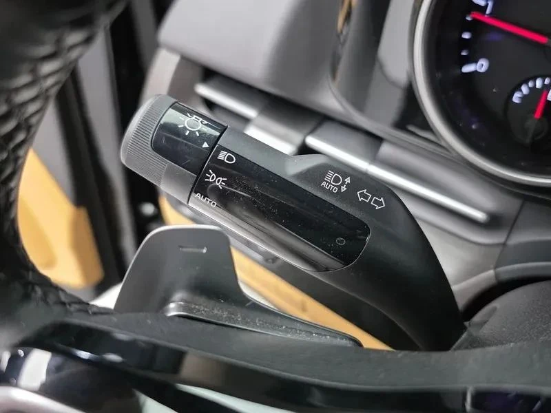 Kia Carnival, снимка 14 - Автомобили и джипове - 56690498