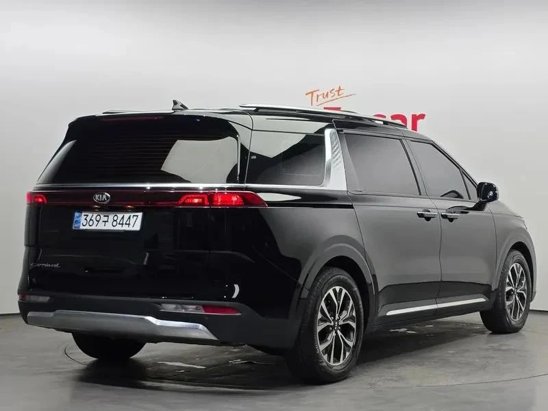 Kia Carnival, снимка 2 - Автомобили и джипове - 56690498