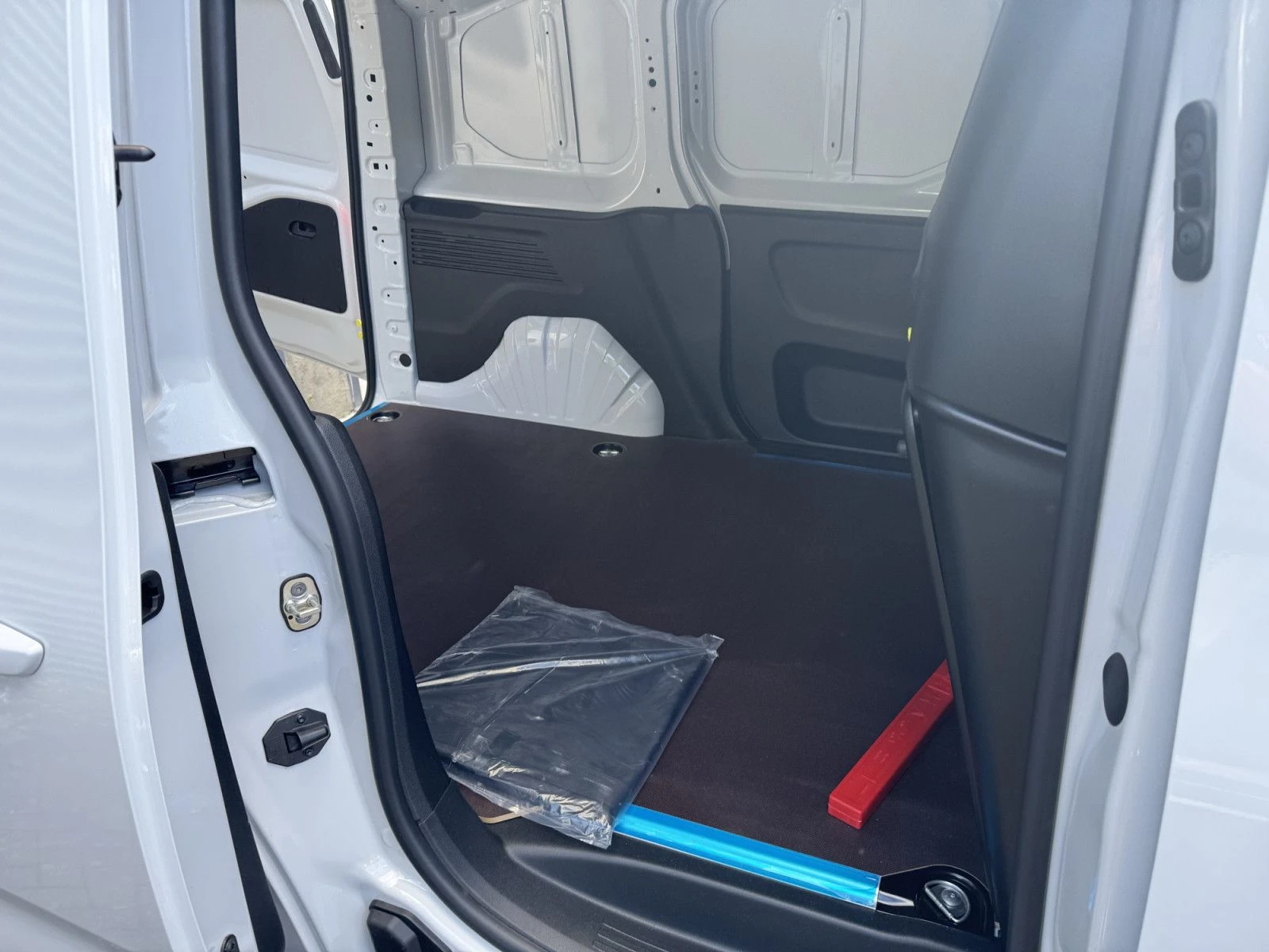 Opel Combo 136HP/NAVI/LED/CAM/610v - изображение 8