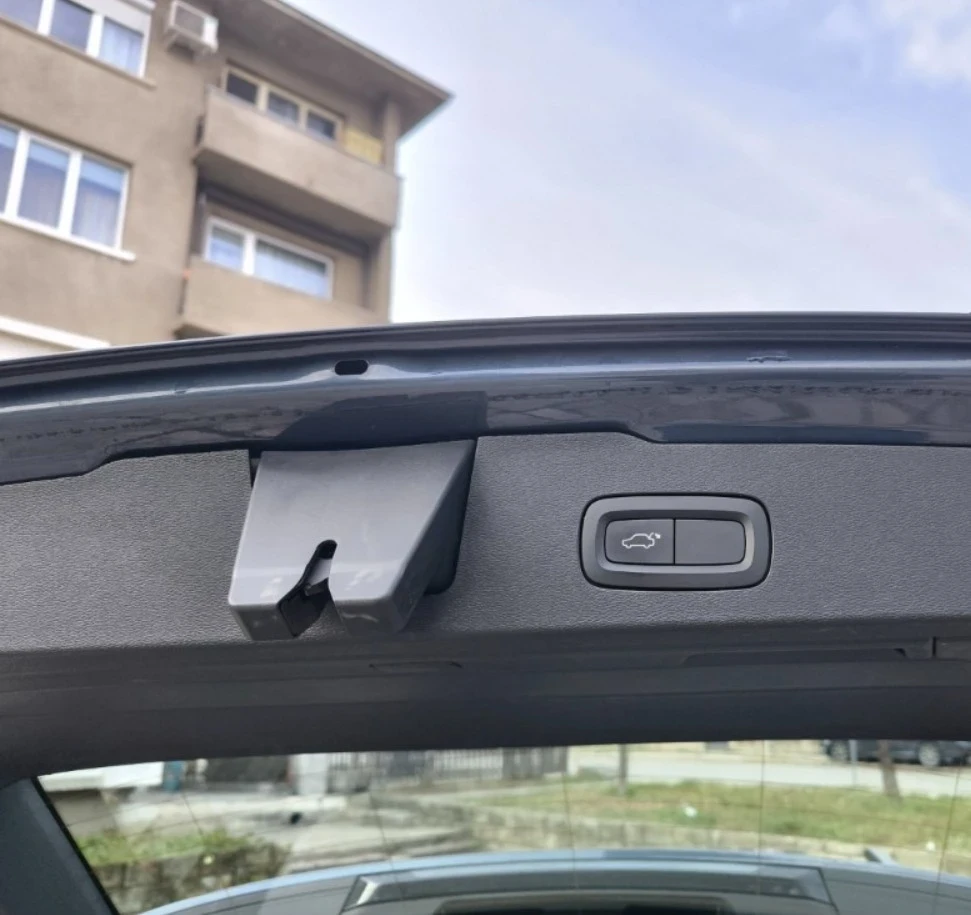 Volvo V60 D4, снимка 12 - Автомобили и джипове - 54410599