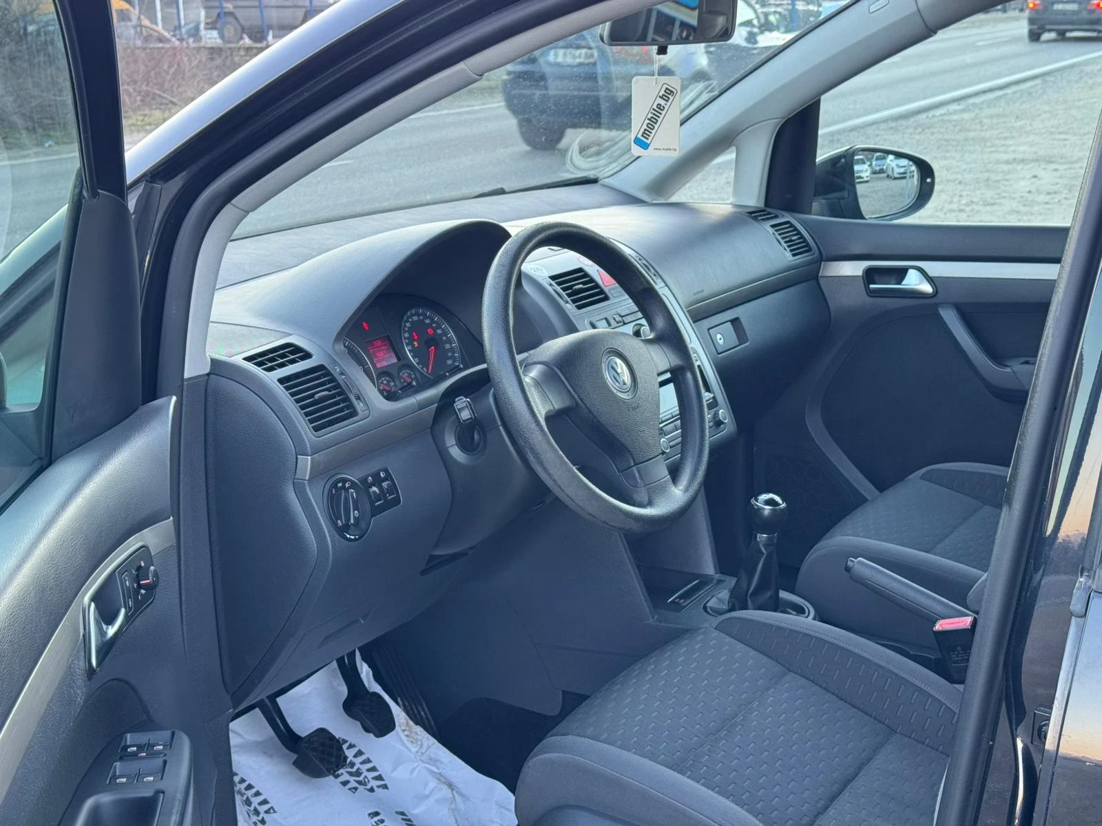 VW Touran 105 6sk LIZING 7 МЕСТА - изображение 9