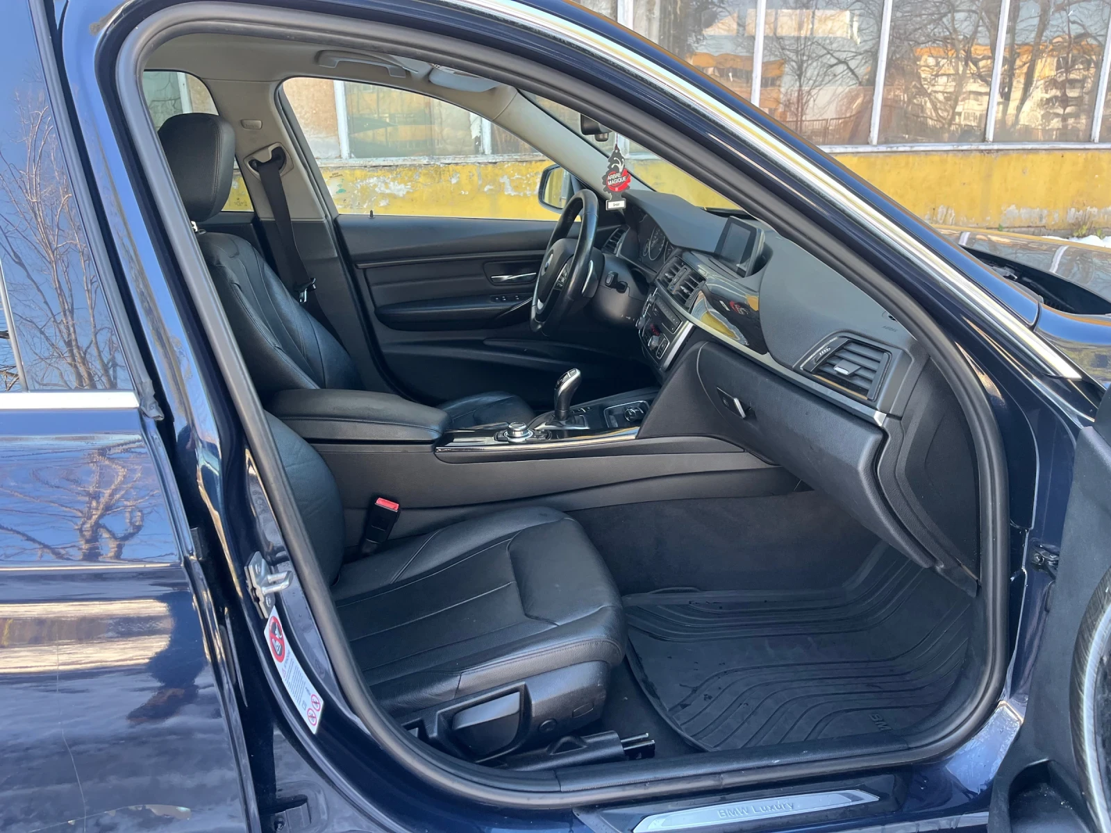 BMW 335 xDrive* ИТАЛИЯ, снимка 10 - Автомобили и джипове - 53952945