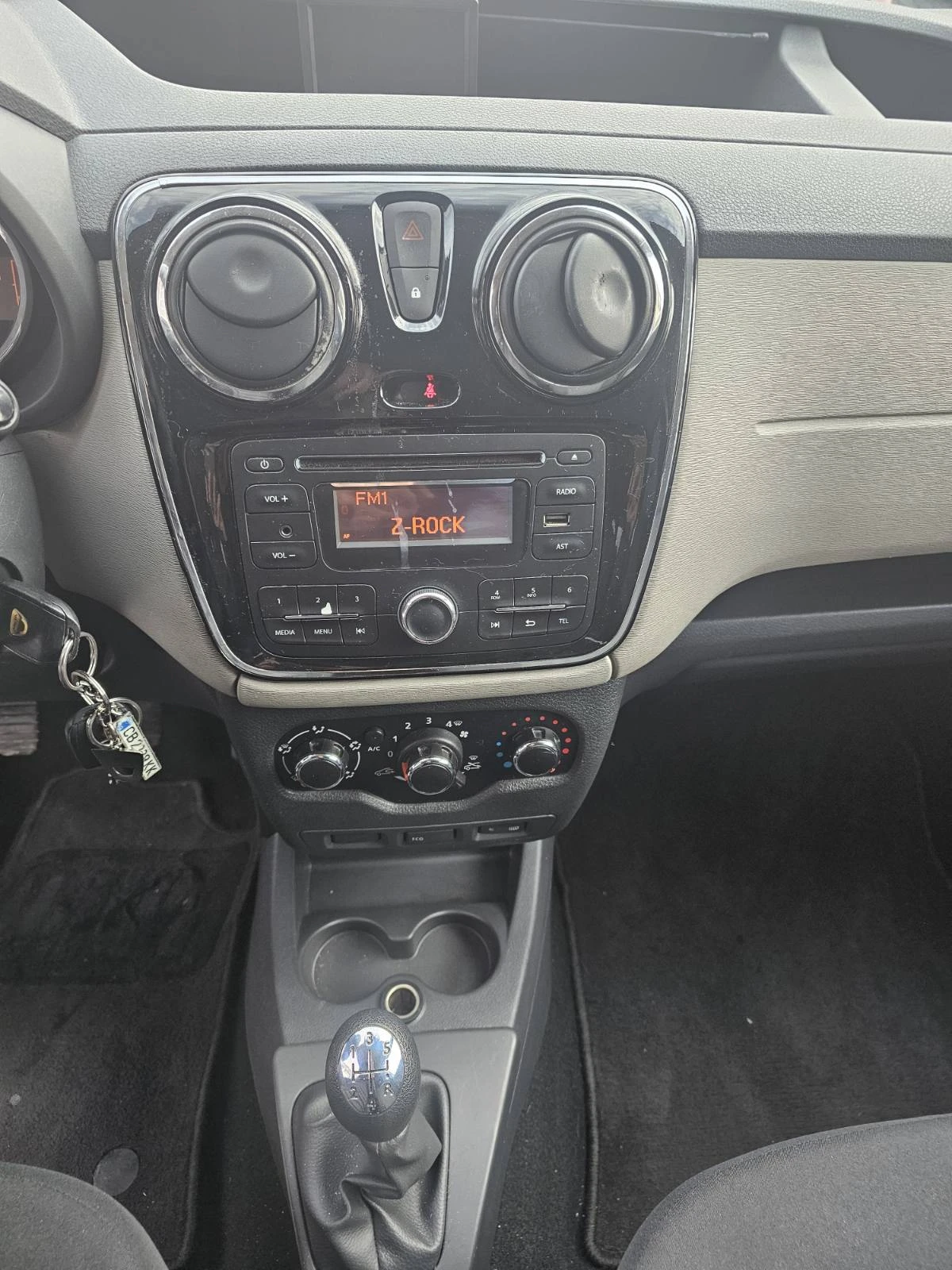 Dacia Dokker dCi 90 к.с. Дизел Stop & Start N1, снимка 9 - Автомобили и джипове - 54123580