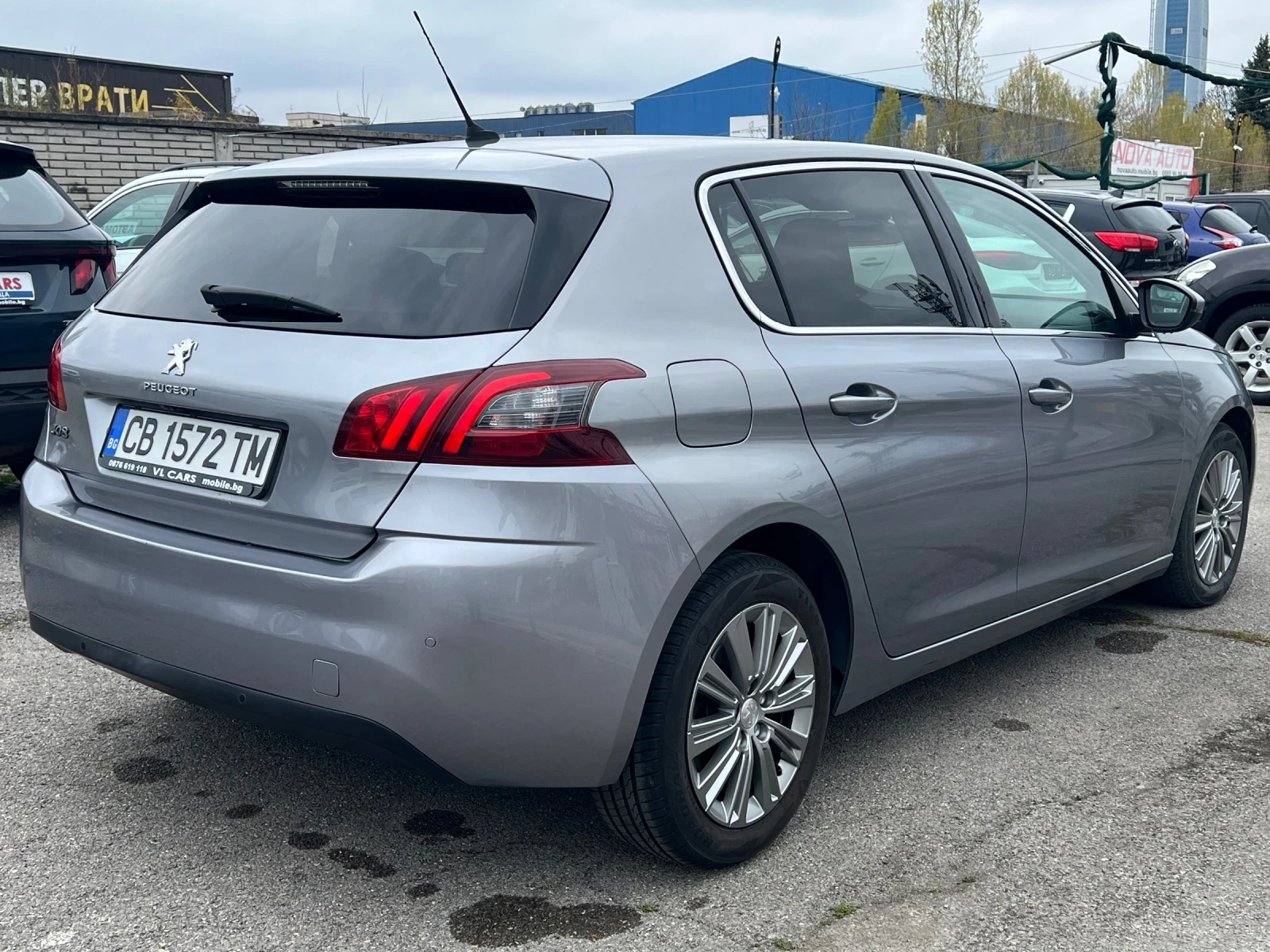 Peugeot 308 1.6 Bluehdi FACELIFT , снимка 4 - Автомобили и джипове - 54165294