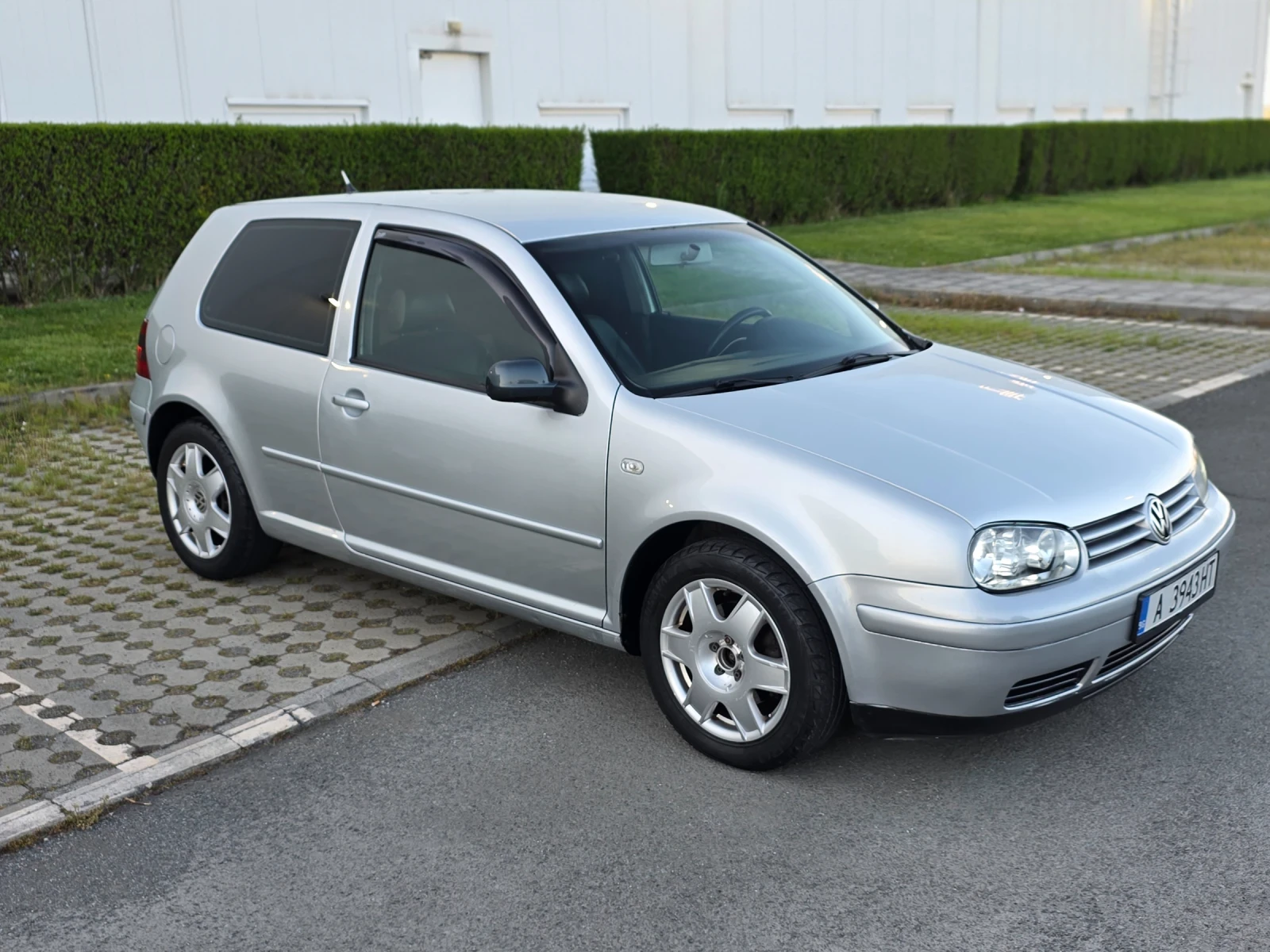 VW Golf 1.9 TDI 110 коня, снимка 2 - Автомобили и джипове - 54430542
