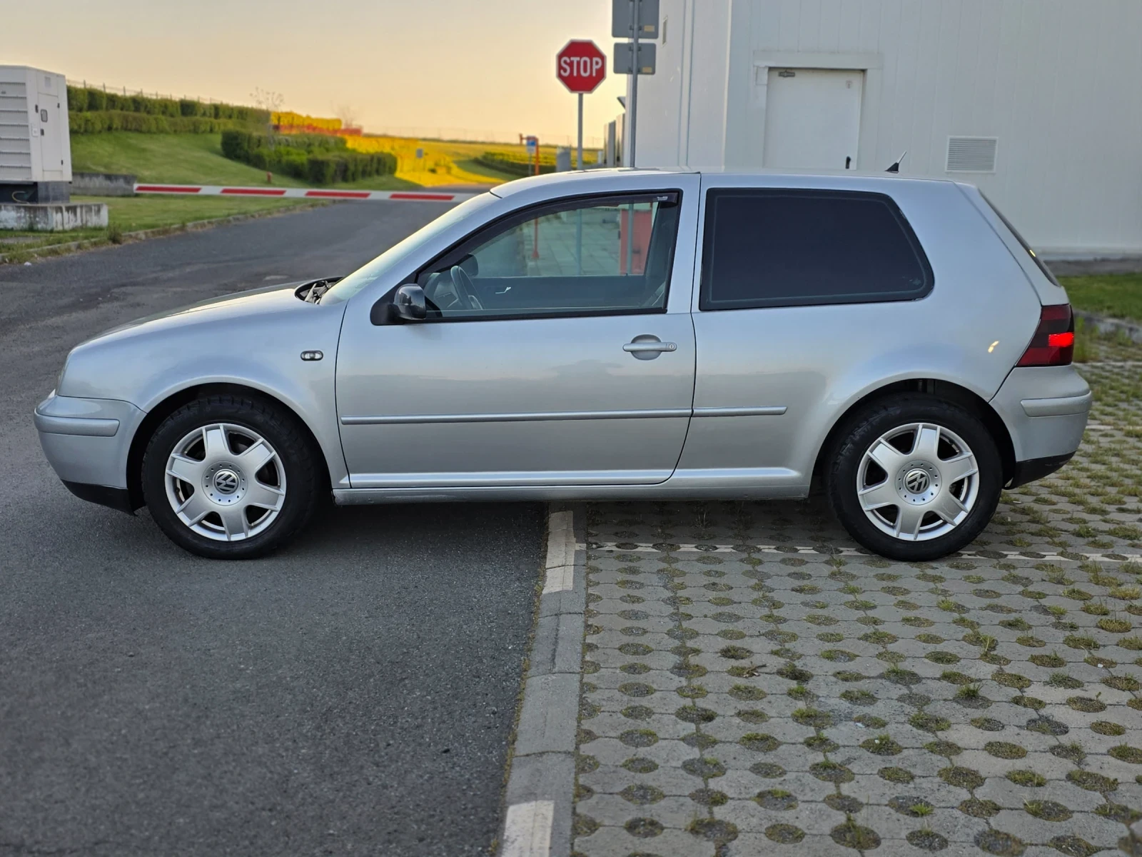 VW Golf 1.9 TDI 110 коня, снимка 7 - Автомобили и джипове - 54430542