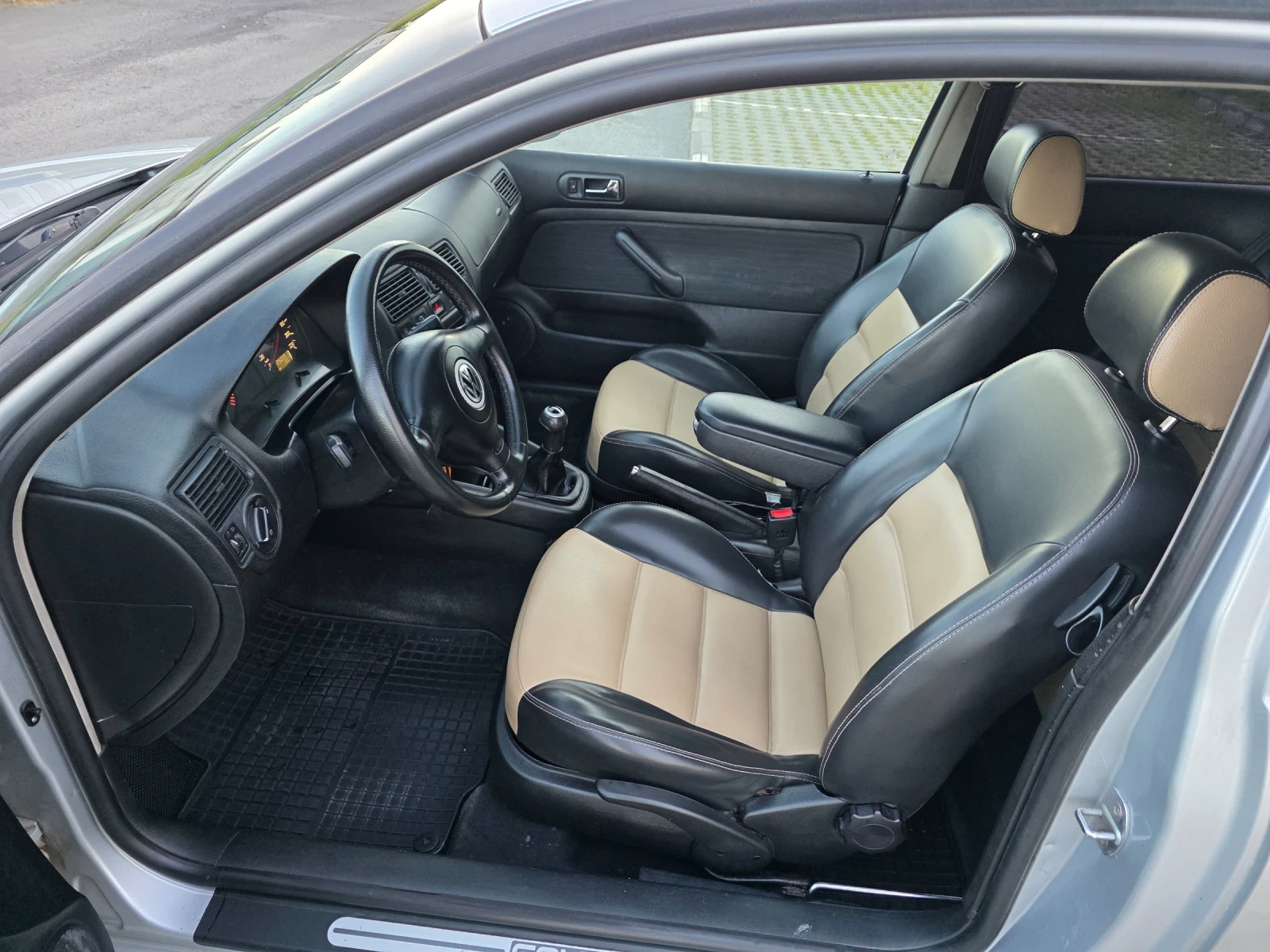 VW Golf 1.9 TDI 110 коня, снимка 15 - Автомобили и джипове - 54430542