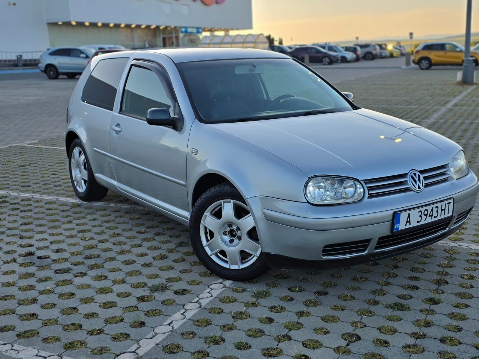 VW Golf 1.9 TDI 110 коня, снимка 5 - Автомобили и джипове - 54430542