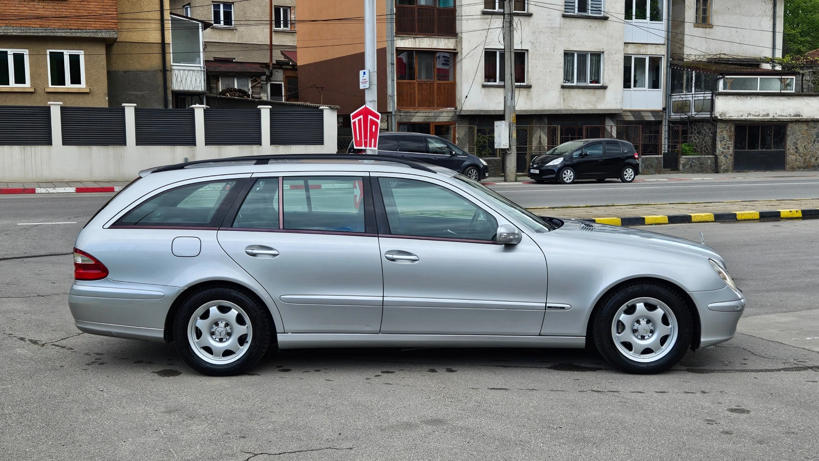 Mercedes-Benz E 220 2.2 Cdi Klimatronik/6skorosti, снимка 7 - Автомобили и джипове - 54443832