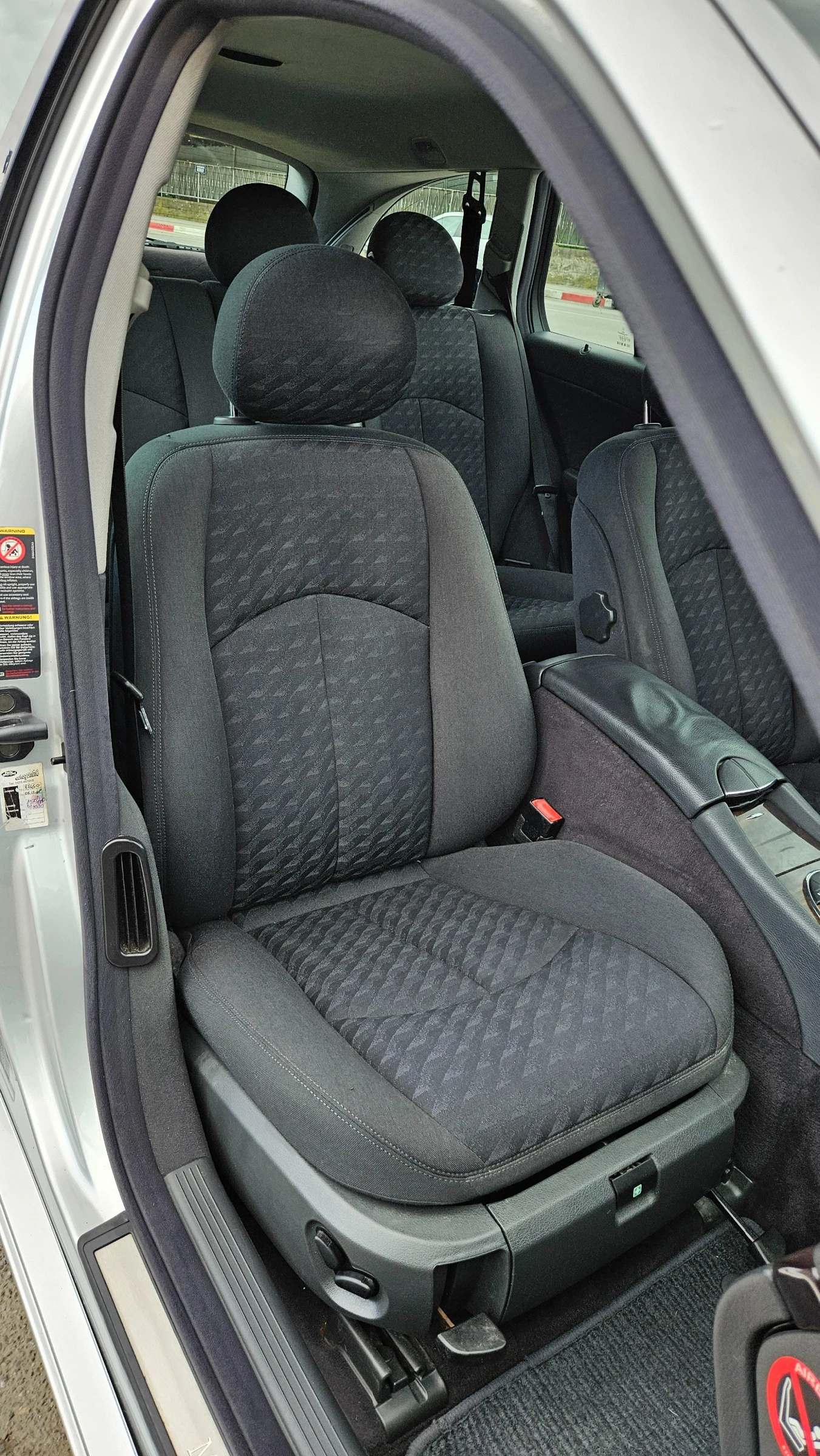 Mercedes-Benz E 220 2.2 Cdi Klimatronik/6skorosti, снимка 13 - Автомобили и джипове - 54443832