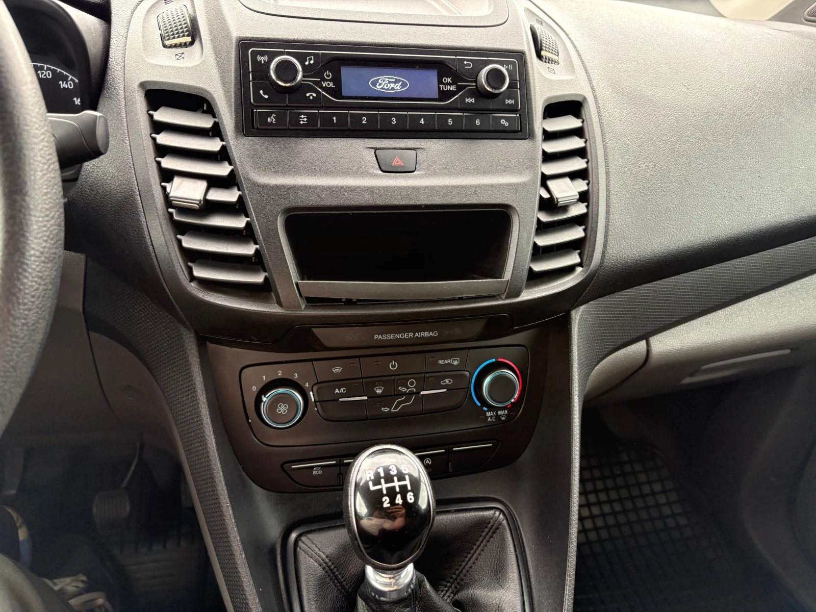 Ford Connect 1.5tdci-Klima-Нави, снимка 14 - Автомобили и джипове - 54631663