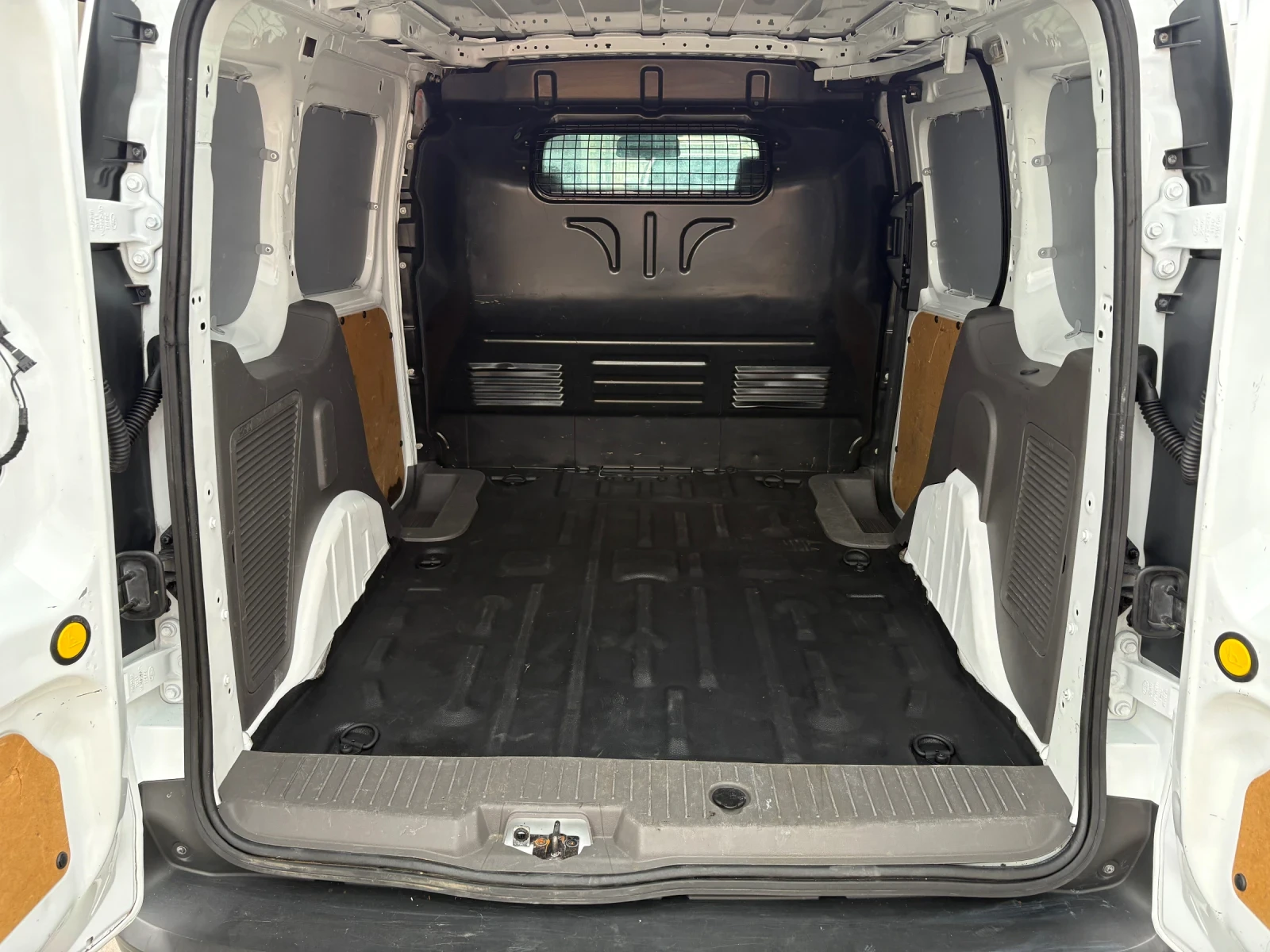 Ford Connect 1.5tdci-Klima-Нави, снимка 8 - Автомобили и джипове - 54631663