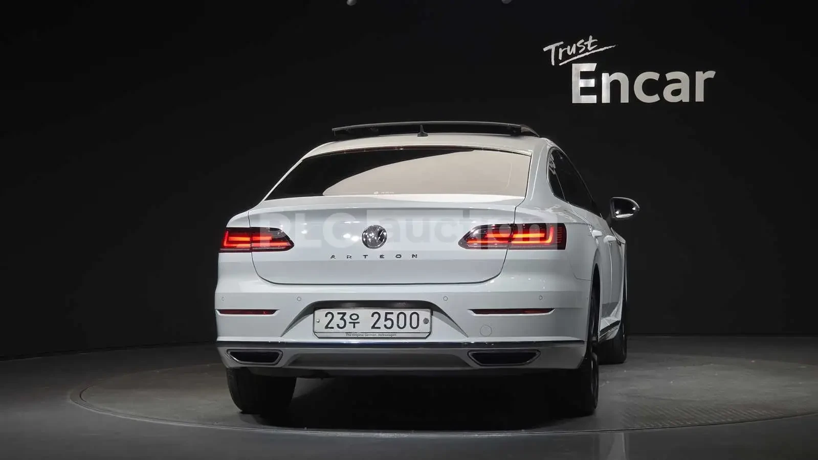 VW Arteon 2.0TDI PRESTIGE! PANO/HEAD-UP/CAM, снимка 4 - Автомобили и джипове - 54965540