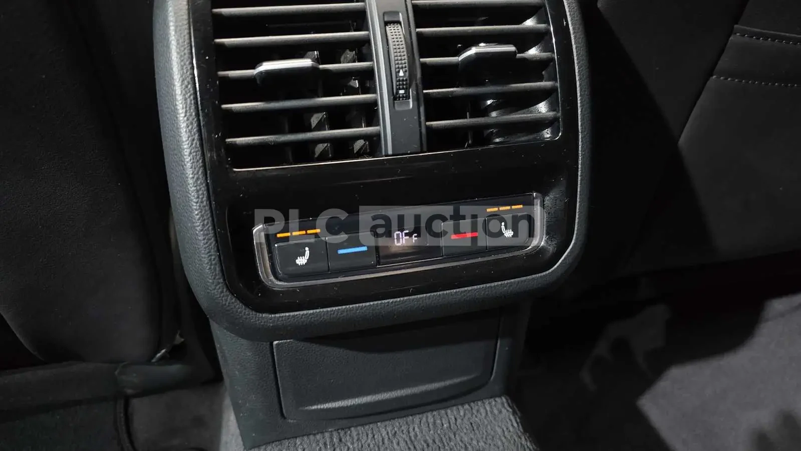 VW Arteon 2.0TDI PRESTIGE! PANO/HEAD-UP/CAM, снимка 15 - Автомобили и джипове - 54965540