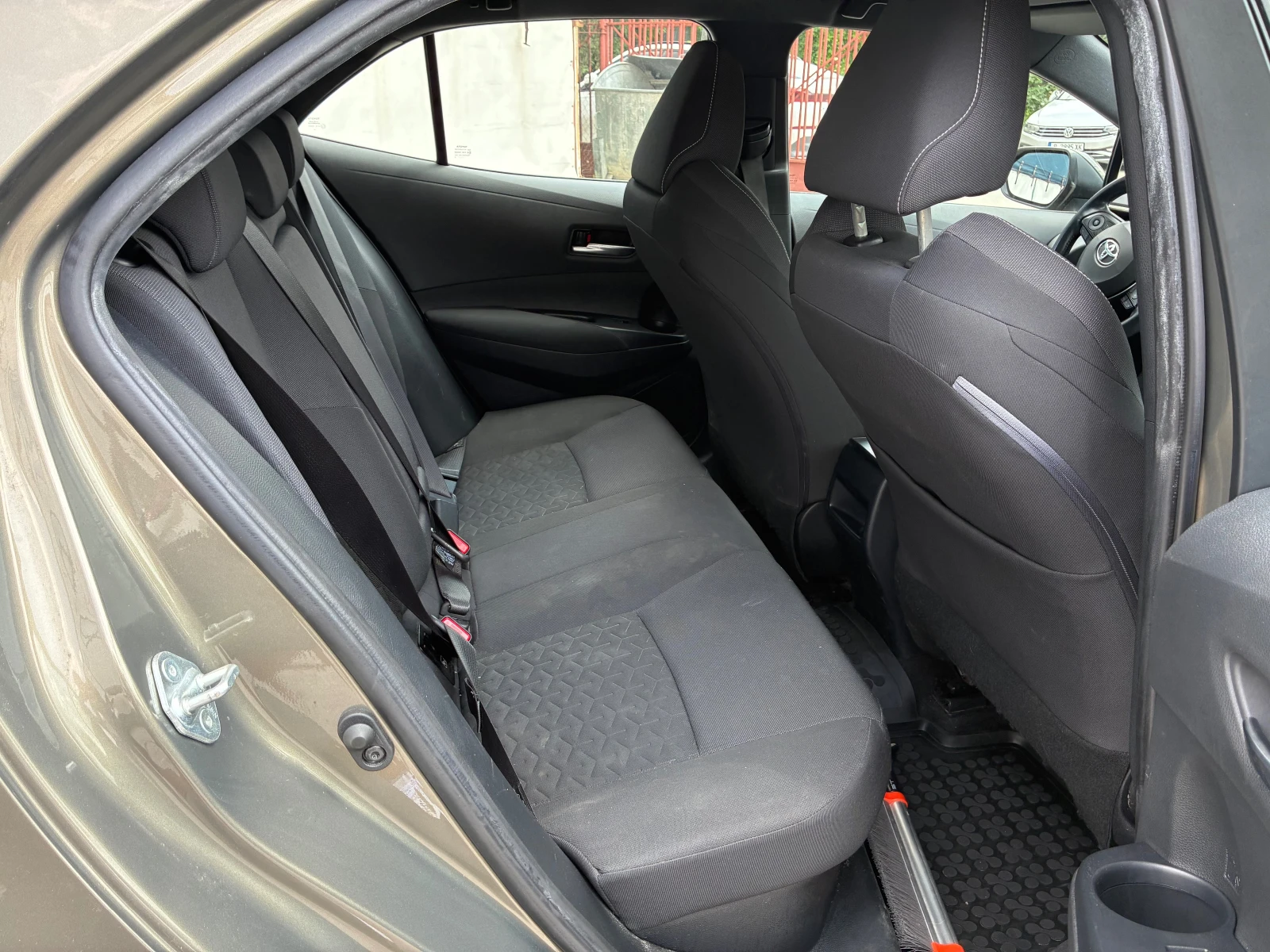 Toyota Corolla 1.8 Hybrid (122 к.с.) | 65 000 км, снимка 13 - Автомобили и джипове - 56183181