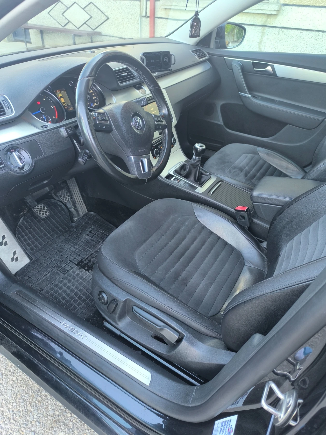VW Passat, снимка 5 - Автомобили и джипове - 56228972