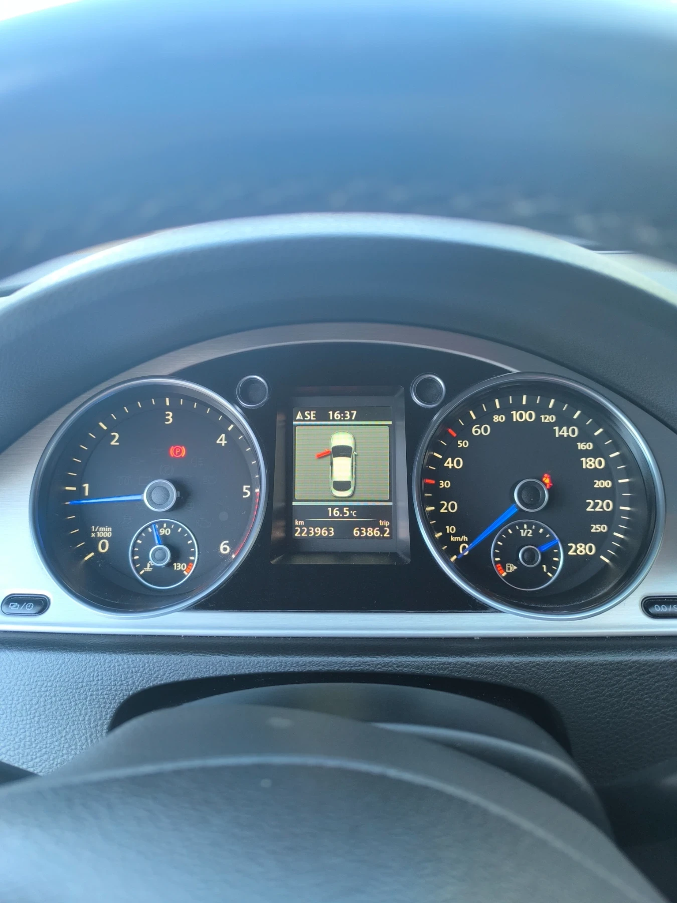 VW Passat, снимка 10 - Автомобили и джипове - 56228972