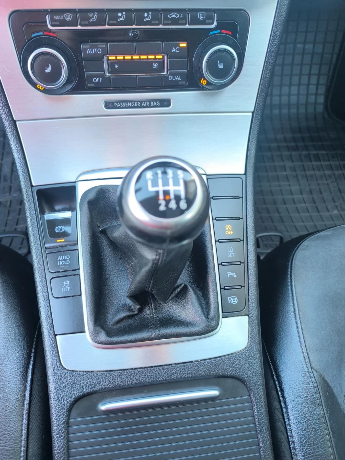 VW Passat, снимка 12 - Автомобили и джипове - 56228972
