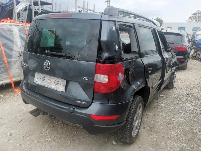 Skoda Yeti 1.6tdi face, снимка 4 - Автомобили и джипове - 40607481