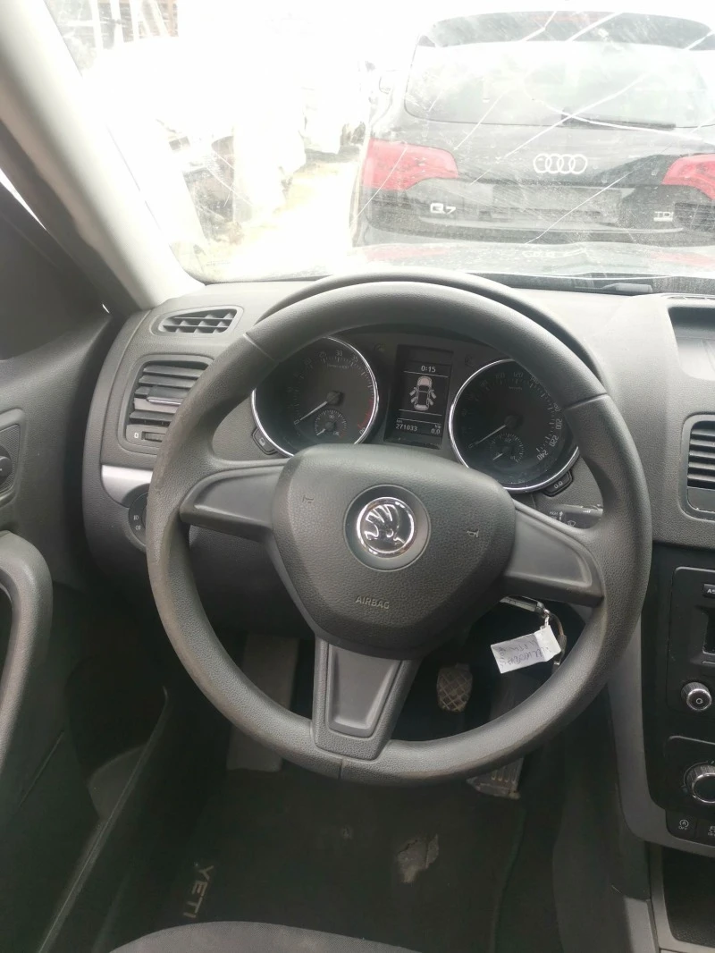 Skoda Yeti 1.6tdi face, снимка 10 - Автомобили и джипове - 40607481