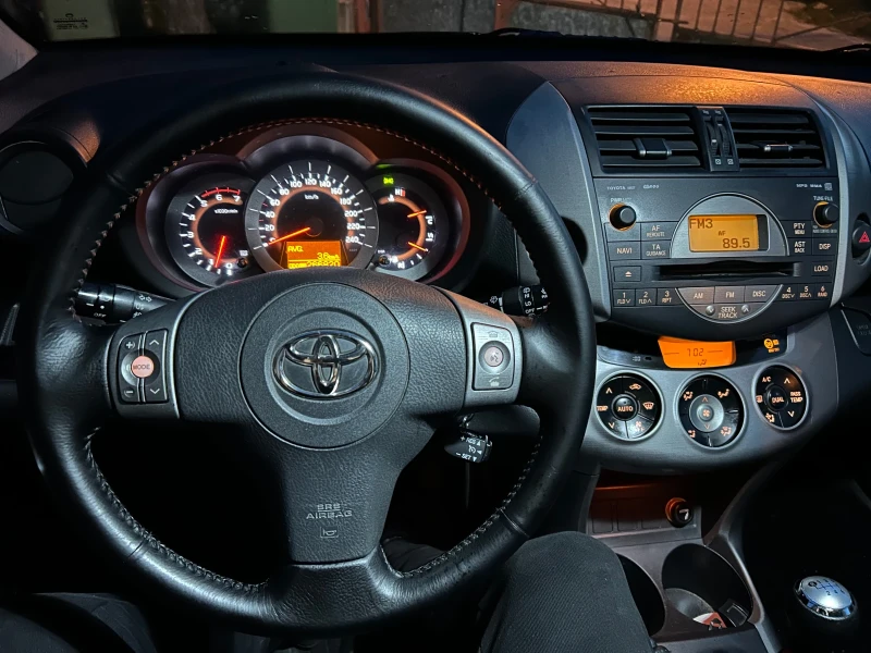 Toyota Rav4 2.2D4D 136кс, снимка 11 - Автомобили и джипове - 47335155