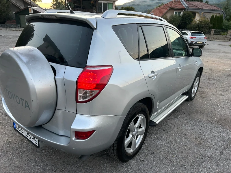 Toyota Rav4 2.2D4D 136кс, снимка 5 - Автомобили и джипове - 47335155