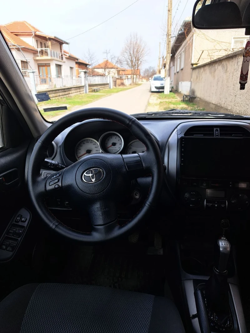 Toyota Rav4 2.0, снимка 10 - Автомобили и джипове - 49511740