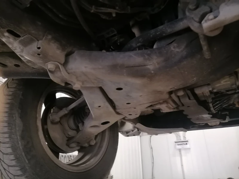 Mitsubishi Outlander 4x4 Бензин + Газ, снимка 13 - Автомобили и джипове - 52082641